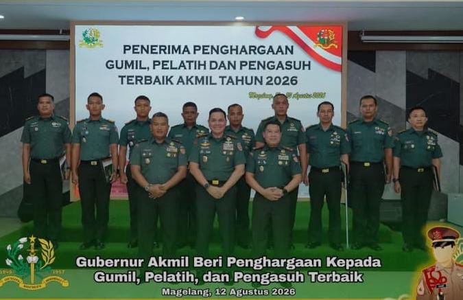 Gubernur Akmil Beri Penghargaan kepada Gumil, Pelatih, dan Pengasuh Terbaik